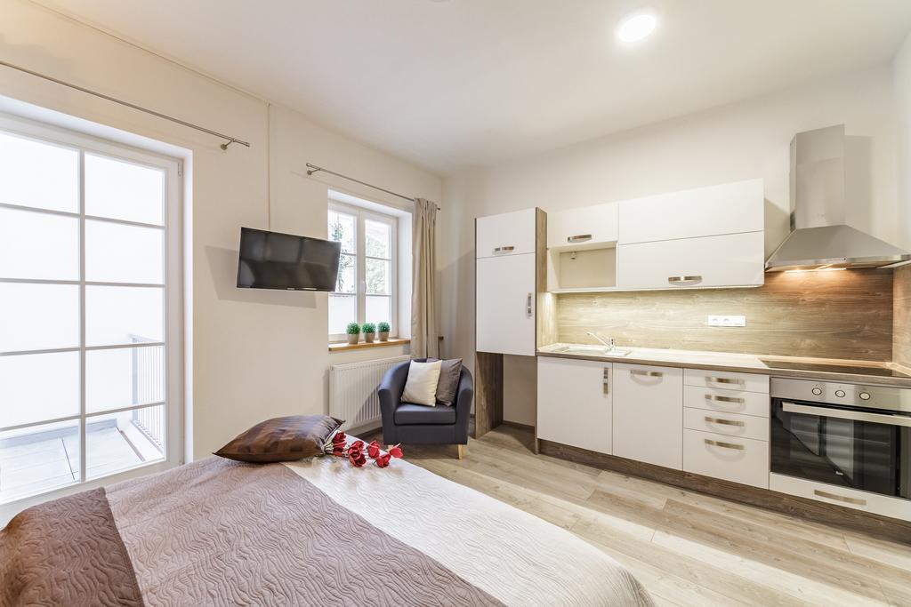 Downtown Royal Apartments Ceske Budejovice Kültér fotó
