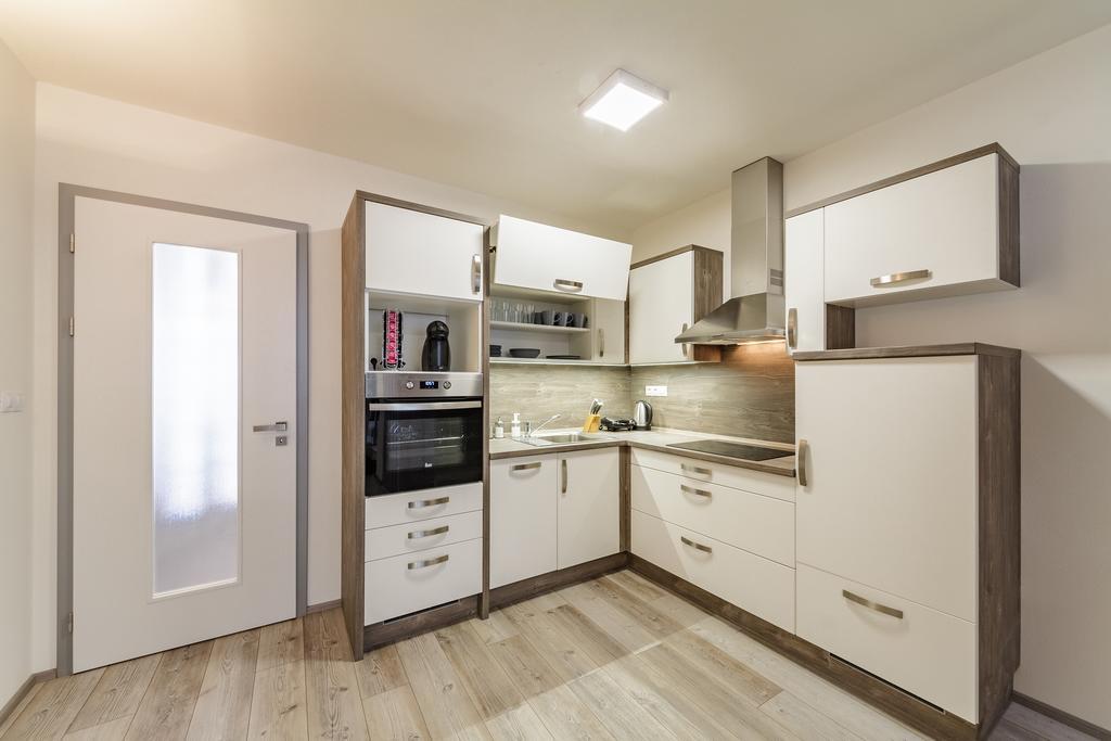 Downtown Royal Apartments Ceske Budejovice Kültér fotó
